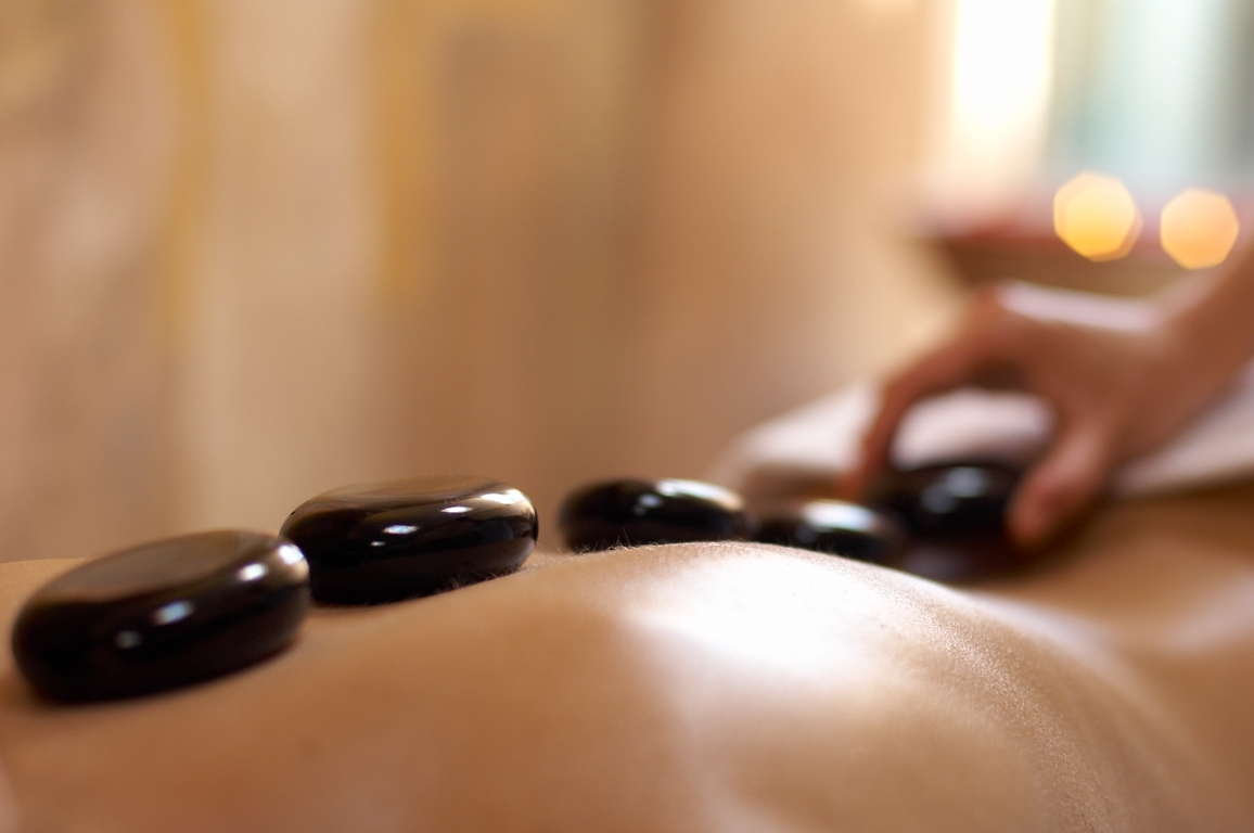 Corso di Specializzazione – Massaggio Hot Stone con le Pietre Calde di Basalto